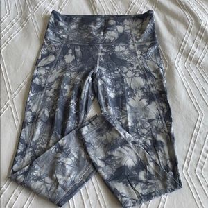 Athleta Tie-Dye Tight sz Small